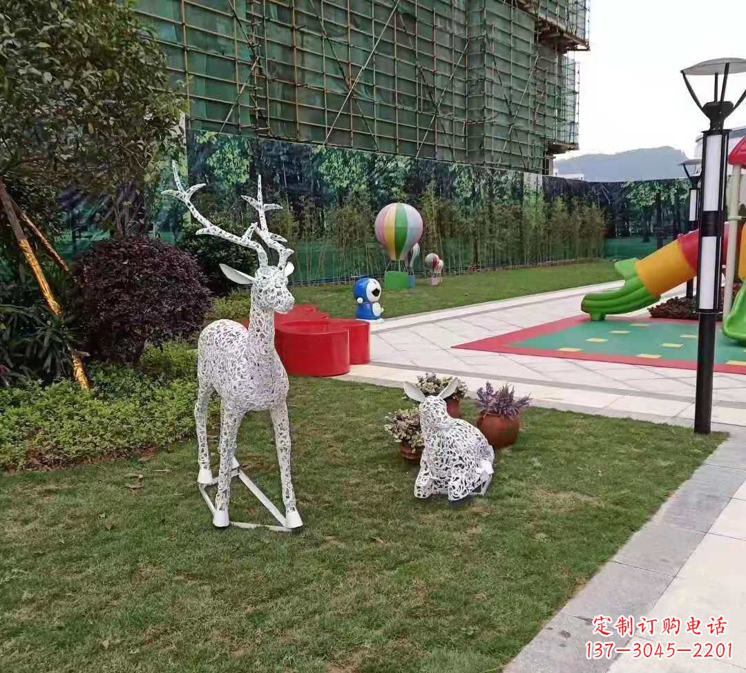 鹤壁不锈钢梅花鹿雕塑点亮公园景观