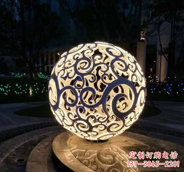 鹤壁不锈钢镂空球喷泉雕塑艺术性的水景装饰