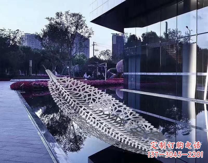 鹤壁不锈钢镂空树叶雕塑——精致美观的艺术精品