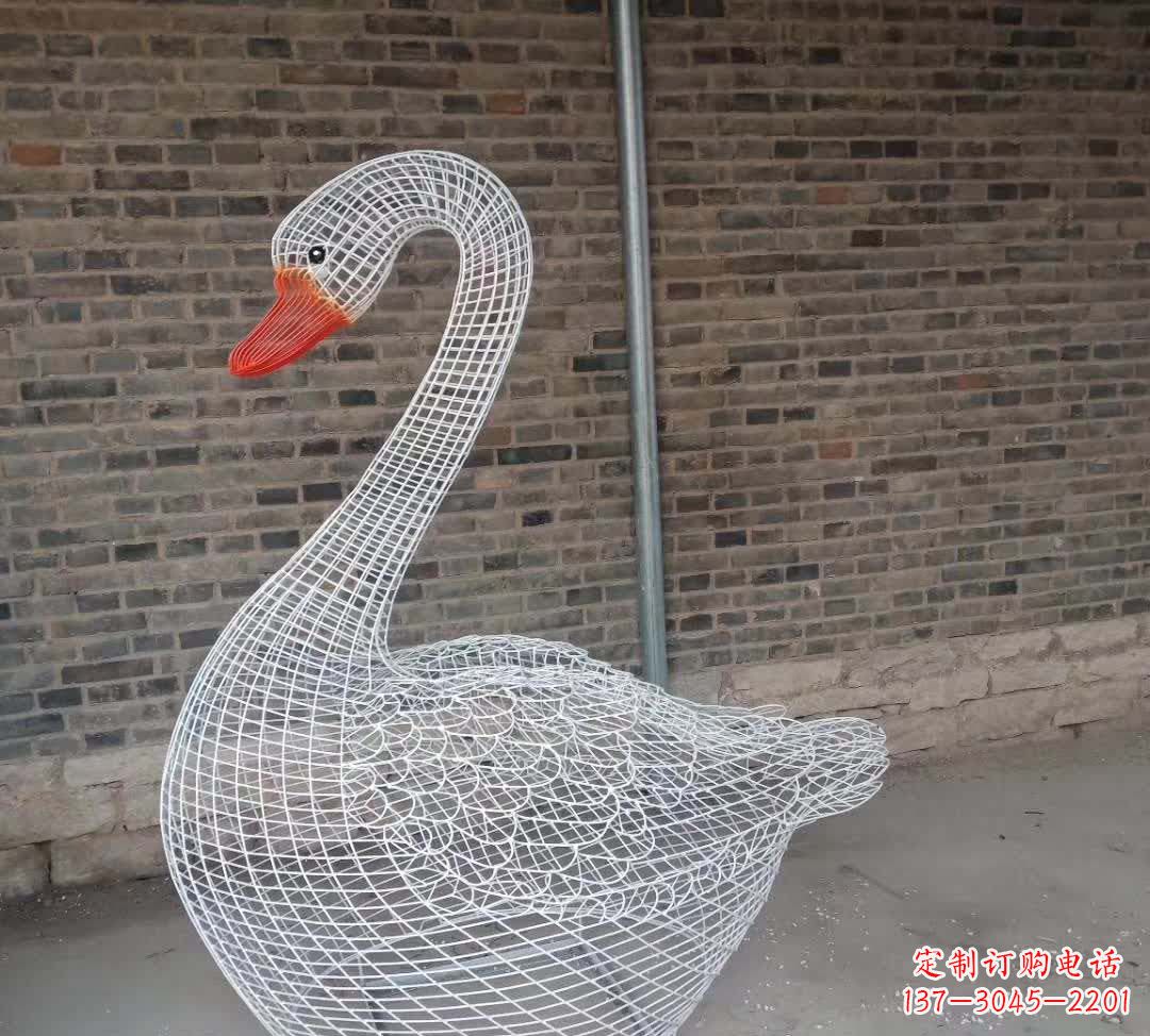 鹤壁不锈钢镂空天鹅雕塑精美而优雅
