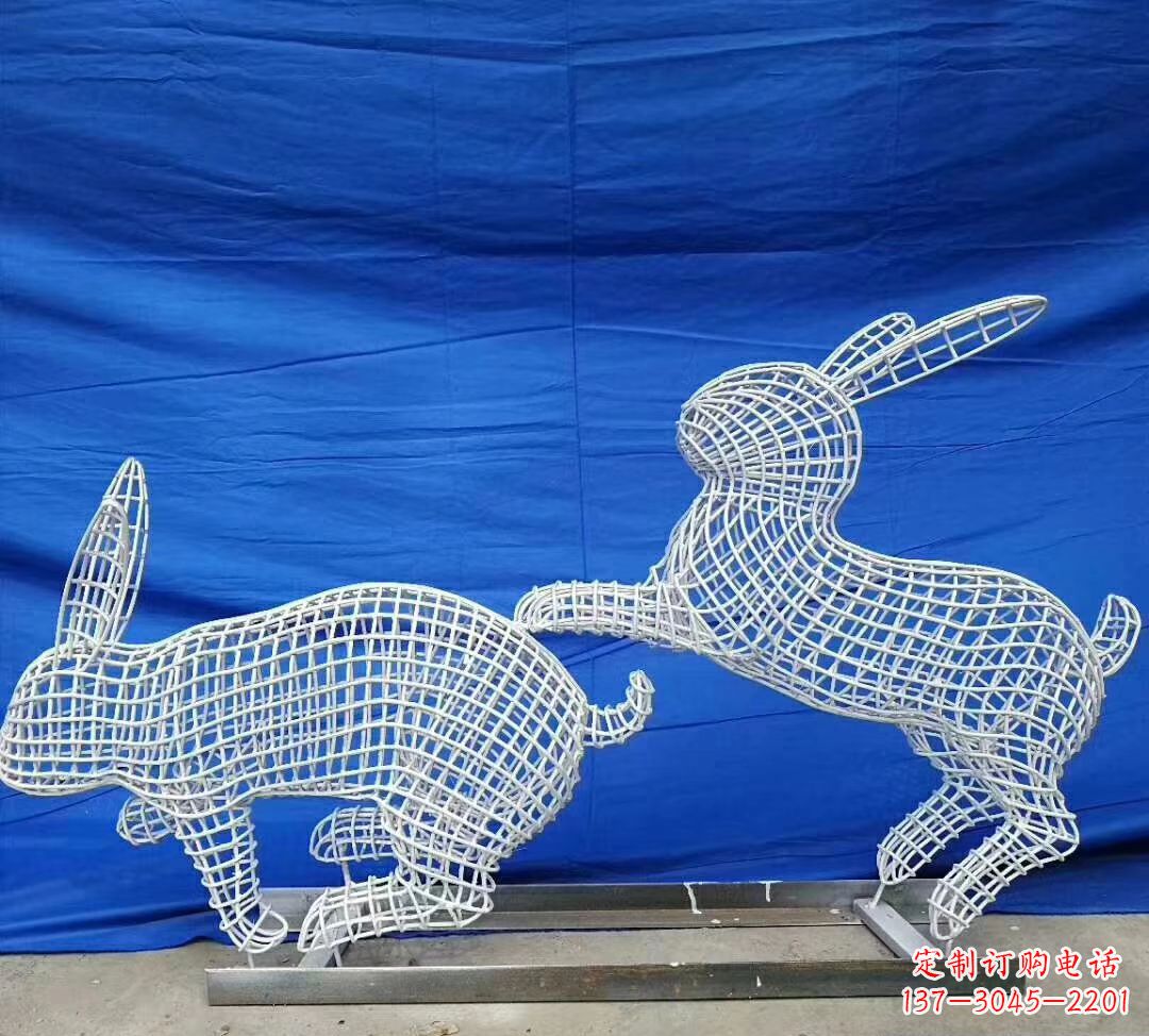 鹤壁不锈钢镂空兔子精美雕塑展现可爱