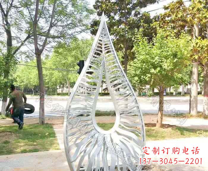 鹤壁精致不锈钢水滴雕塑