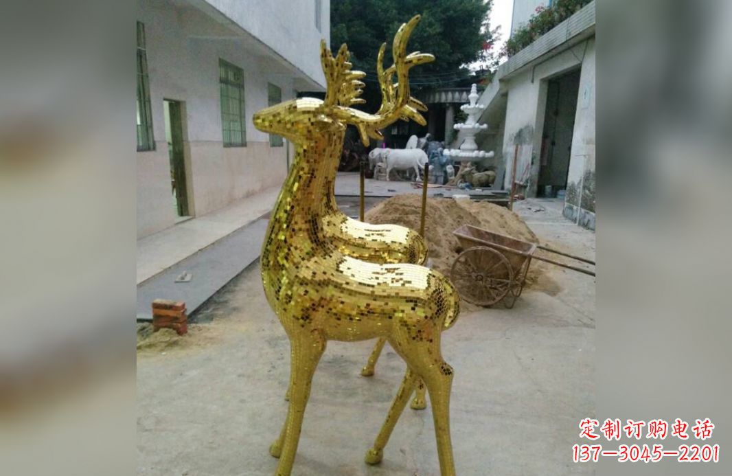 鹤壁不锈钢鹿公园的动物雕塑