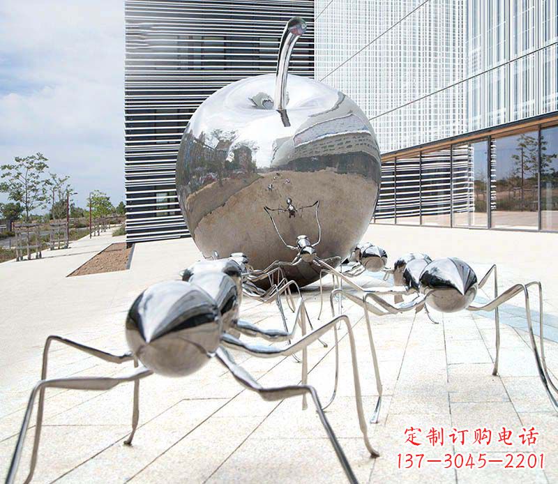 鹤壁不锈钢蚂蚁滚苹果雕塑艺术家对自然的精准描绘