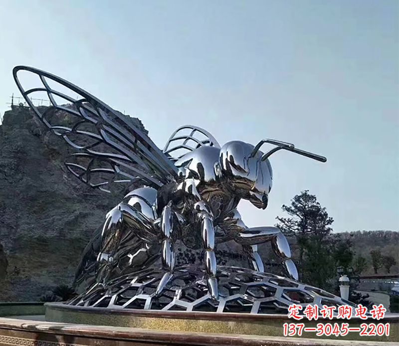 鹤壁不锈钢蜜蜂雕塑精美雕塑点缀环境