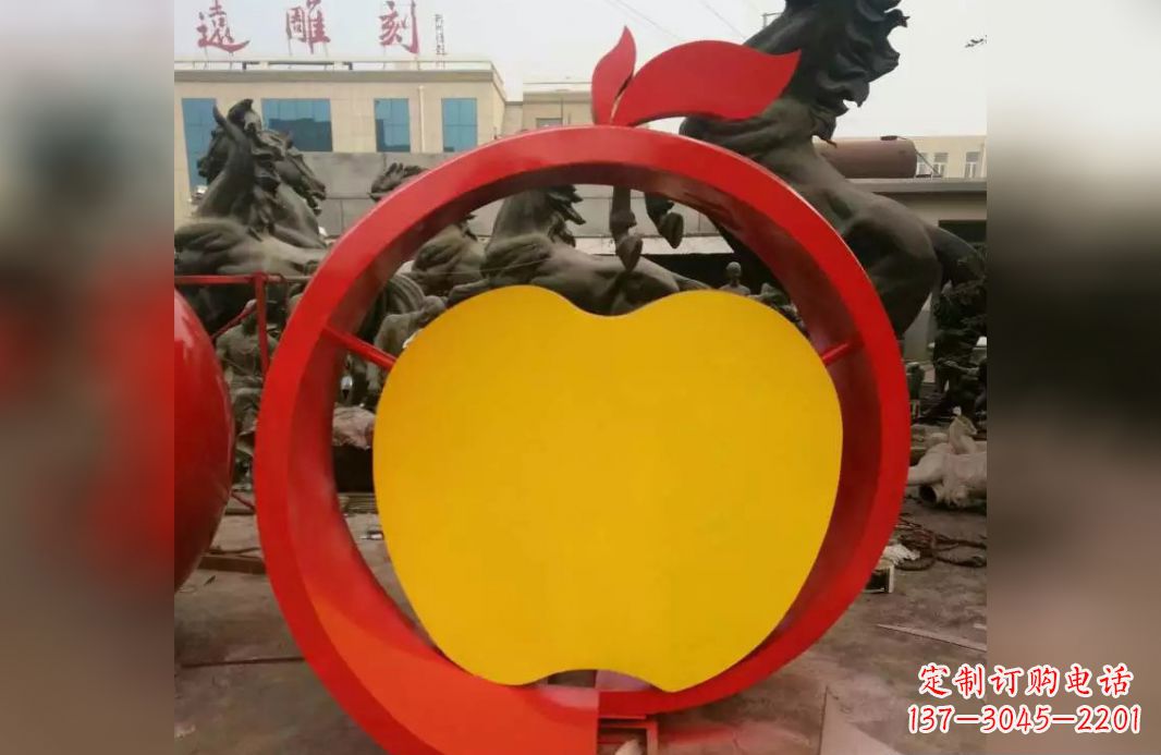 鹤壁不锈钢苹果雕塑——见证爱与和平