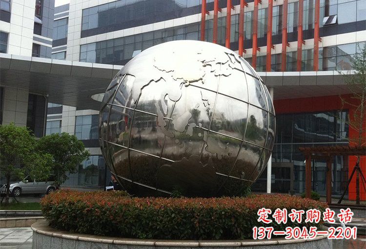 鹤壁不锈钢地球雕塑传递环保意识