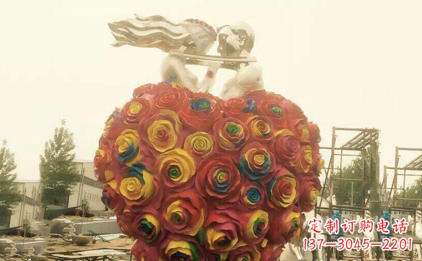 鹤壁浪漫之美——不锈钢情侣结婚雕塑