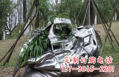 鹤壁不锈钢手提包雕塑——精美的艺术形式