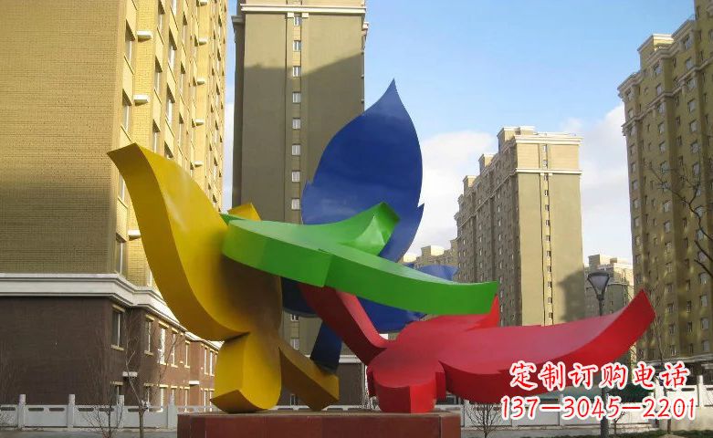 鹤壁不锈钢树叶景观雕塑美丽而精致