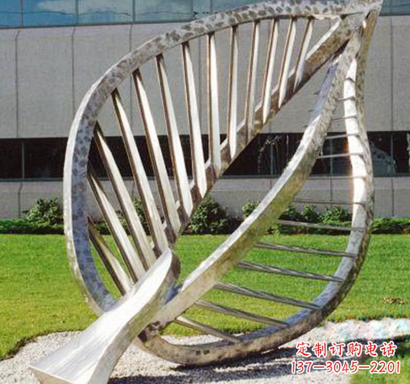 鹤壁不锈钢树叶镂空景观雕塑精美而古朴
