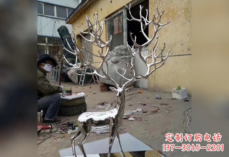 鹤壁不锈钢树枝鹿雕塑艺术精美的自然之美