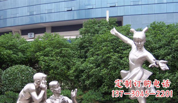 鹤壁不锈钢制作的儿童踢毽子雕塑