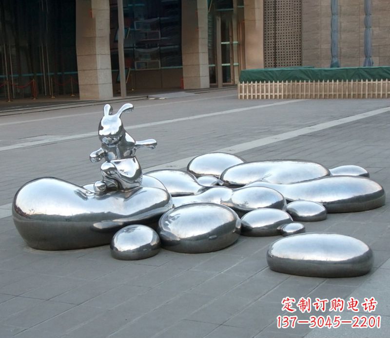 鹤壁不锈钢兔子雕塑饱含艺术美感的艺术品