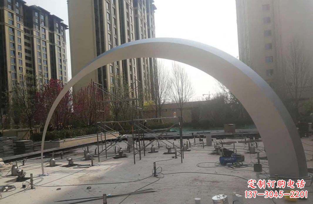 鹤壁不锈钢小区拱门雕塑美化环境