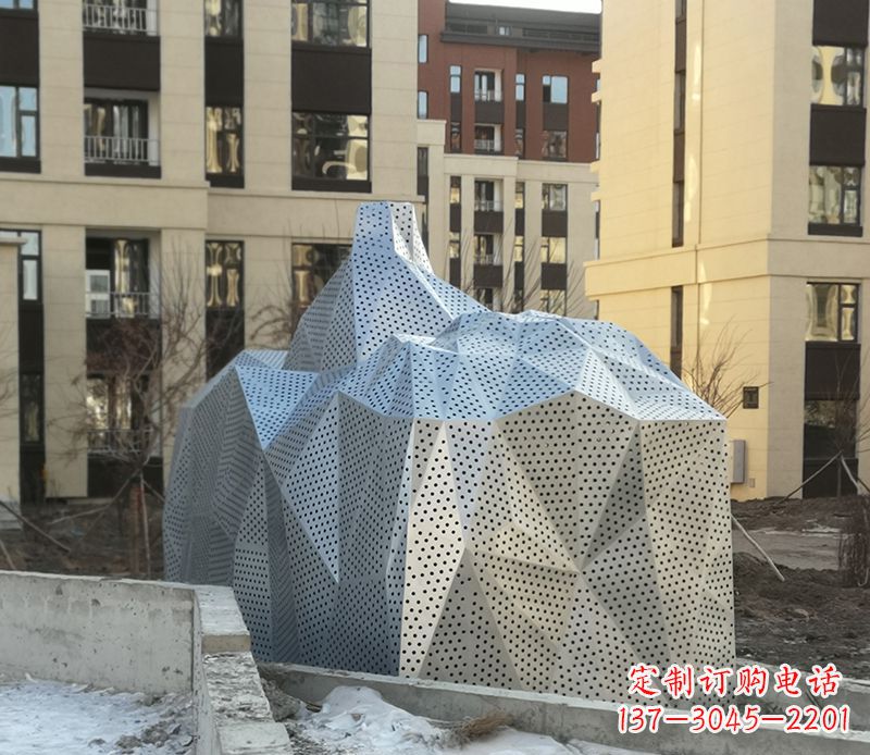 鹤壁不锈钢小区假山雕塑雕塑点缀小区美景