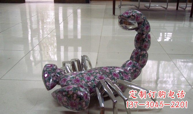 鹤壁不锈钢蝎子雕塑精美的装饰品