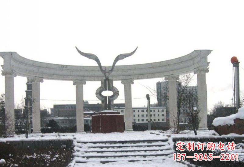 鹤壁雄鹰展翅——一件精美的不锈钢雕塑