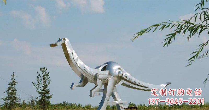 鹤壁不锈钢鸭嘴龙雕塑传递自然之美