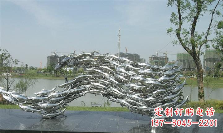 鹤壁精美动物雕塑点缀不锈钢鱼群公园