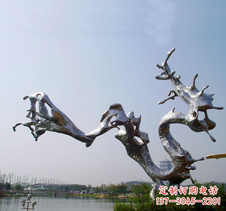鹤壁不锈钢水滴雕塑体现自然之美