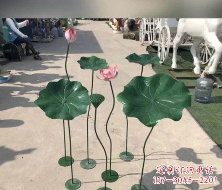 鹤壁不锈钢荷花雕塑象征着美丽的永恒
