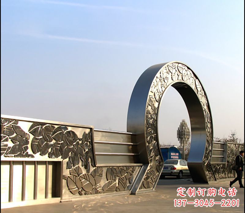 鹤壁拱门雕塑艺术品的精美表现