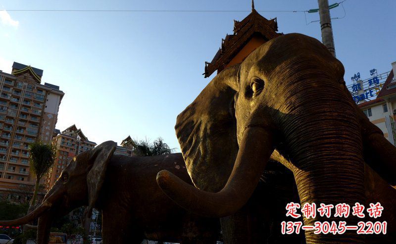 鹤壁步行街上的大象雕塑——给街道带来活力