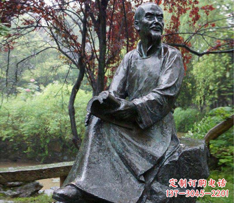 鹤壁纪念古代名人的雕塑