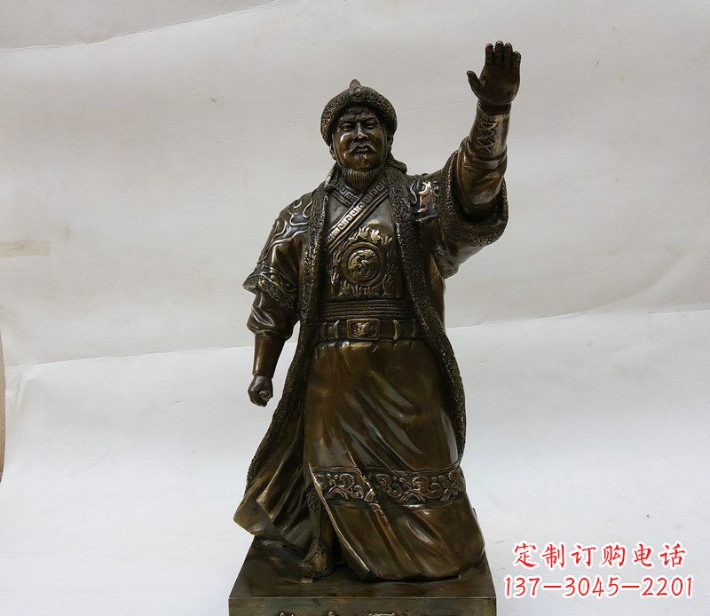 鹤壁成吉思汗源自铜雕的传奇人物
