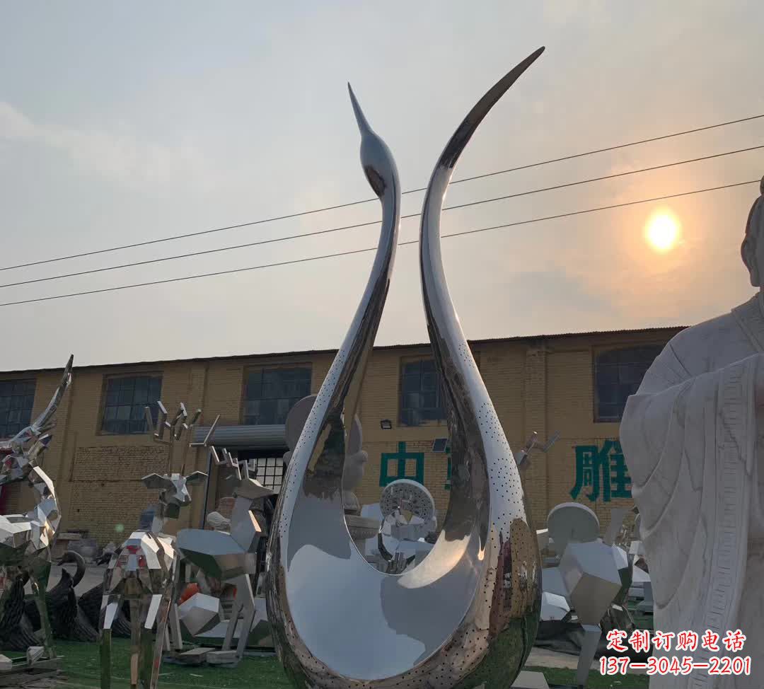 鹤壁雕塑镜面天鹅