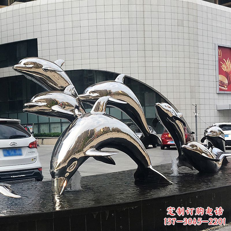 鹤壁海豚雕塑点亮城市商场的不锈钢镜面水景