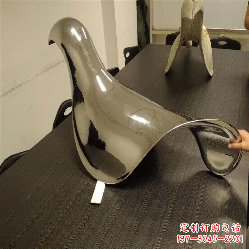 鹤壁鸽子雕塑——精致的抽象艺术