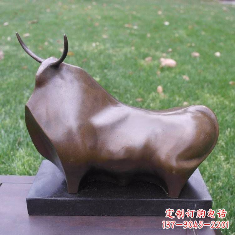 鹤壁十二生肖铜牛雕塑——传承中国古老文化