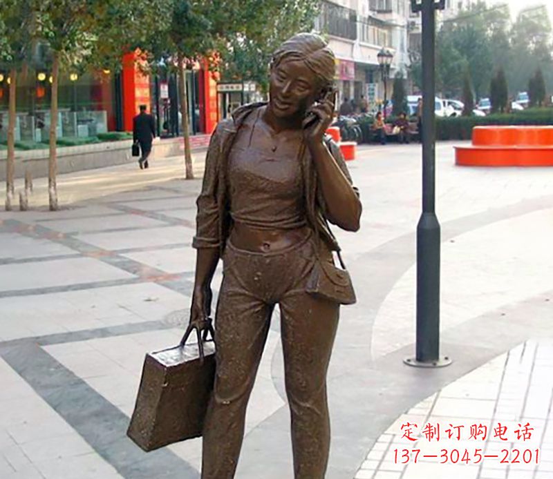 鹤壁打电话女人现代人物雕塑