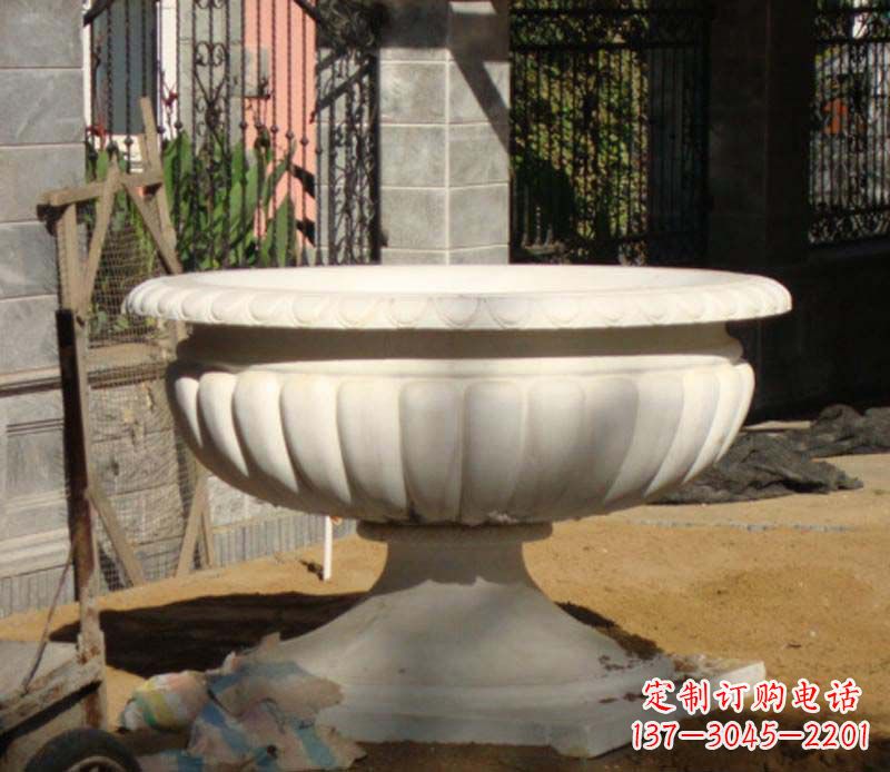 鹤壁精美大理石花盆雕塑