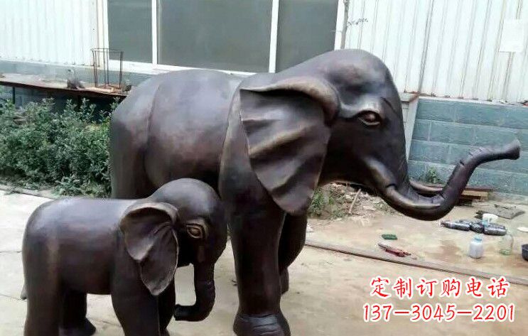 鹤壁浓情母子情·大象铜雕塑