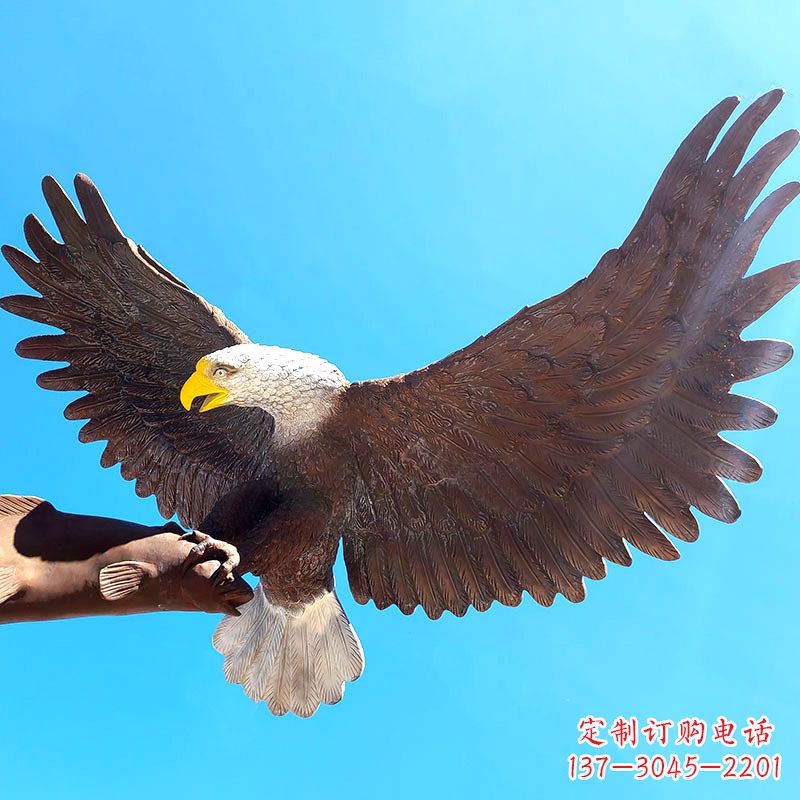 鹤壁精致仿真老鹰玻璃钢雕塑