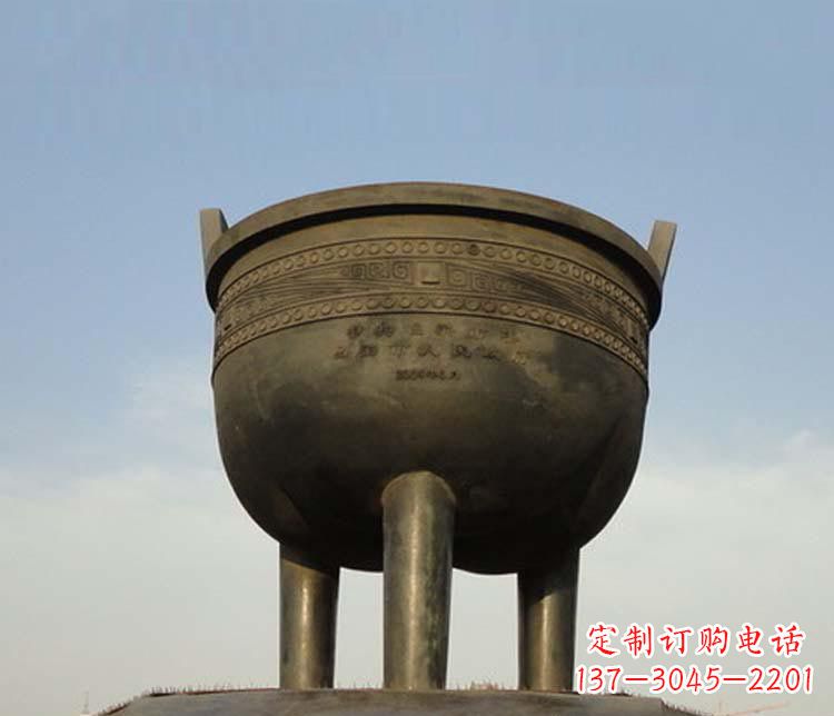 鹤壁大型三足香炉铜雕