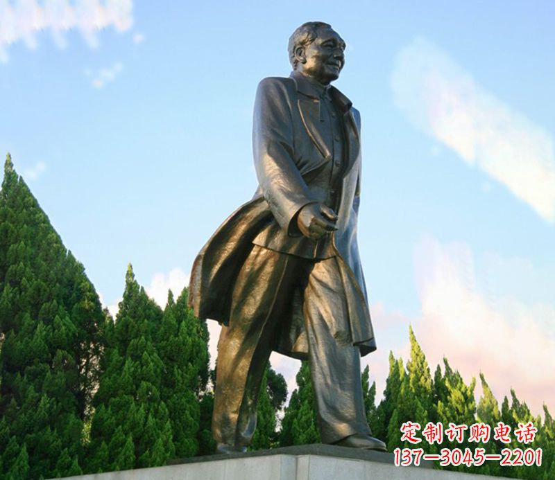 鹤壁邓小平广场伟人铜雕