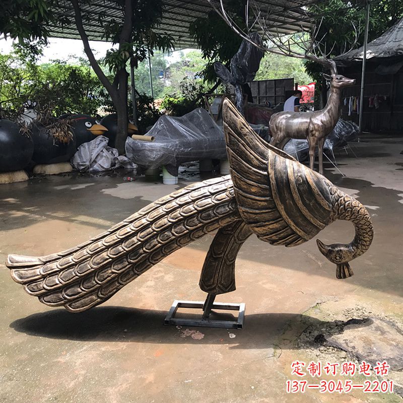 鹤壁仿铜玻璃钢定制孔雀雕塑