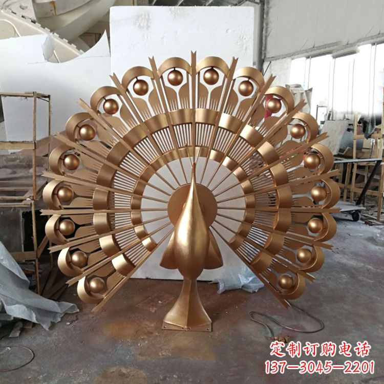 鹤壁精致而又经典的仿铜色不锈钢孔雀雕塑