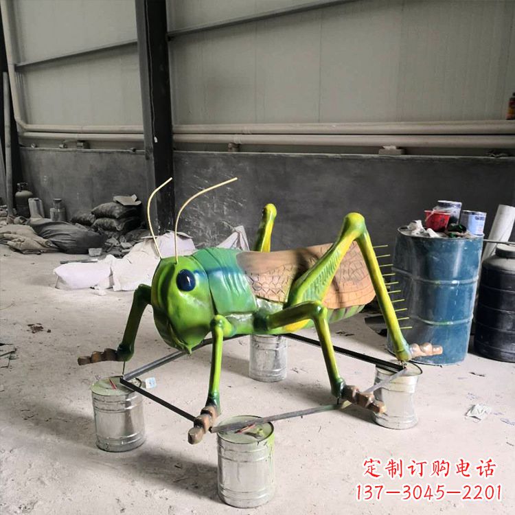 鹤壁精致玻璃钢蝗虫雕塑