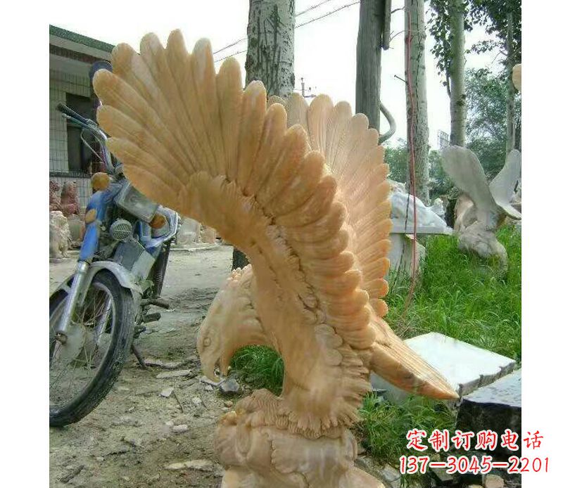 鹤壁飞翔老鹰石雕