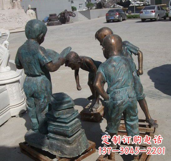 鹤壁童话般的梦幻小孩铜雕塑