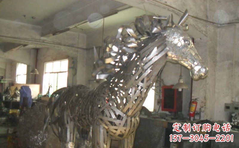 鹤壁不锈钢抽象马动物雕塑