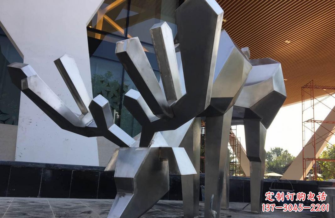 鹤壁高端不锈钢抽象驯鹿雕塑