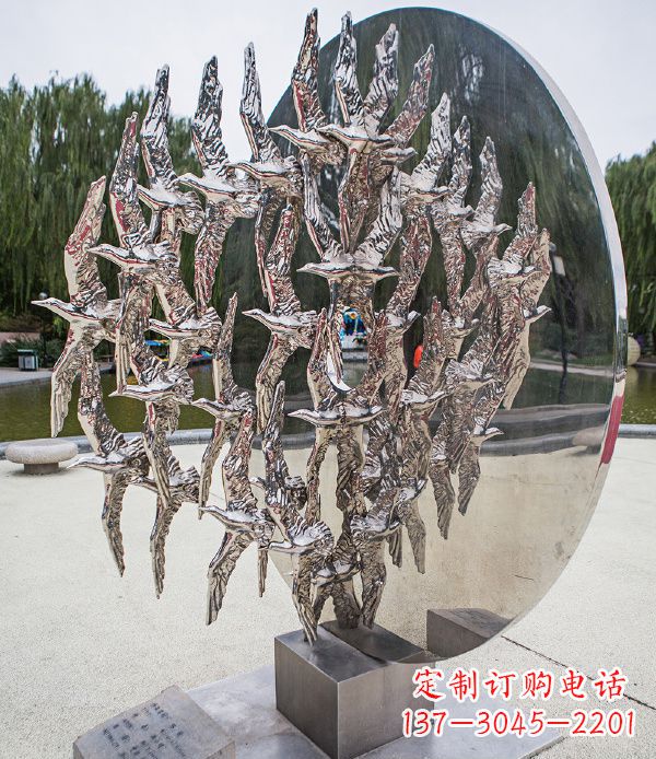 鹤壁欣赏鸽子轻盈的美丽——不锈钢动物鸽子雕塑