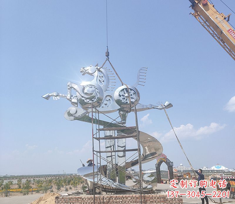 鹤壁飞马雕塑,美景流驰