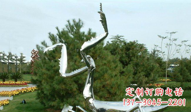 鹤壁不锈钢螳螂雕塑